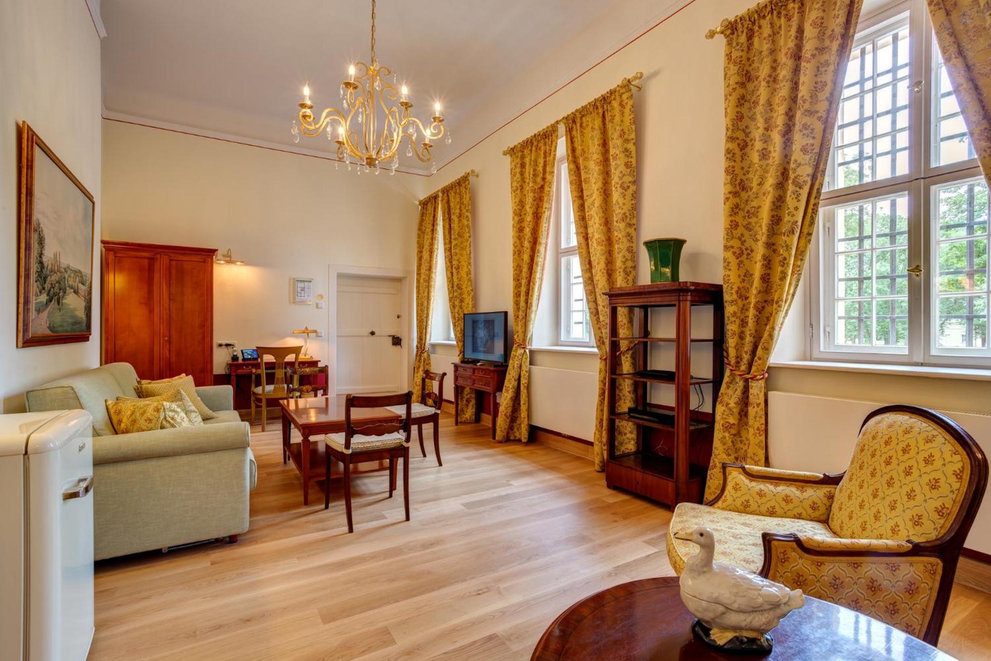 Urlaubsresidenz Marstall Und Kanzlei Im Schlossensemble Lubbenau Ruang foto